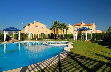 Property to buy Villa Oliva