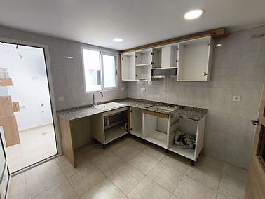 2707202610046_5.jpg