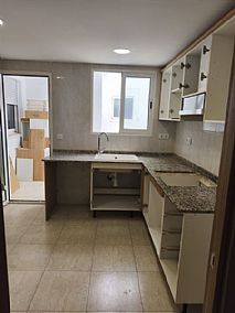 2707202610053_7.jpg