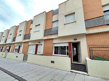 Property to buy Semi-detached Piles