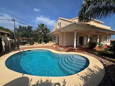 Property to buy Villa Denia