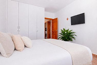 0108202610433_11-chalet-la-xara-denia-dormitorio-grande.jpg
