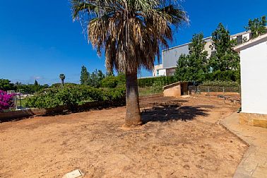 01082026104437_30-chalet-la-xara-denia-jardin-animales.jpg